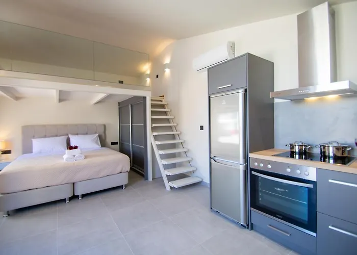 Manthos Beachfront Luxury Suite